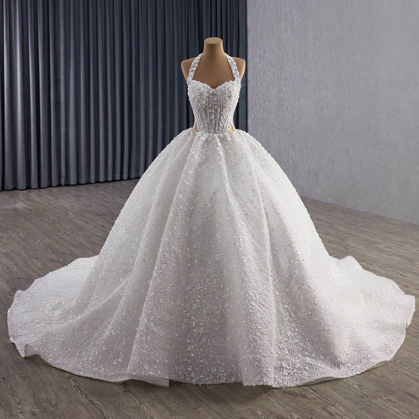Luxury White Halter Floral Appliques Ball Gown Wedding Dress HM251085 - SERENE HILL
