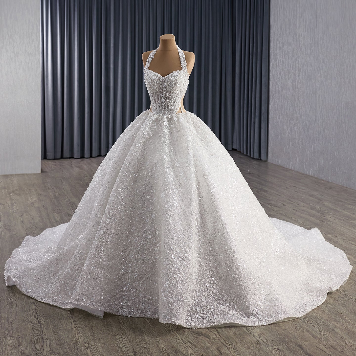 Luxury White Halter Floral Appliques Ball Gown Wedding Dress HM251085 - SERENE HILL