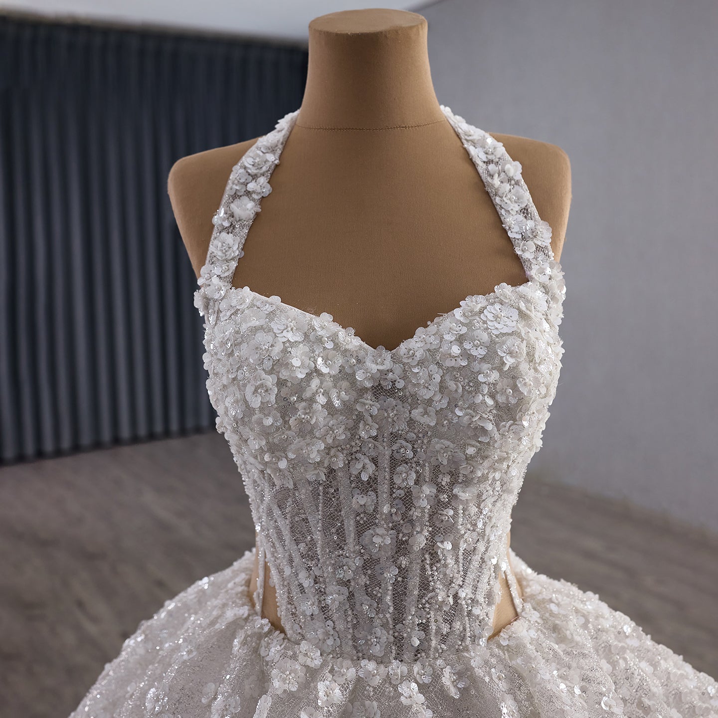 Luxury White Halter Floral Appliques Ball Gown Wedding Dress HM251085 - SERENE HILL