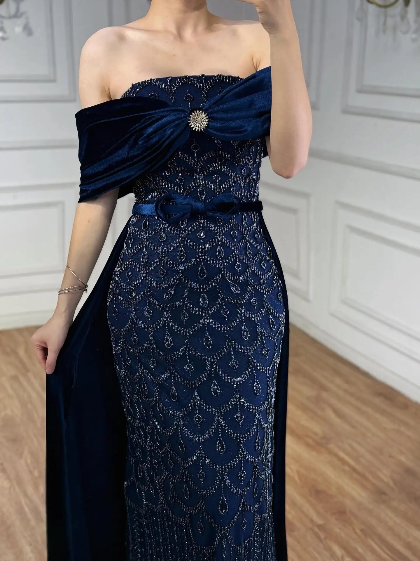Luxury Arabic Navy Blue Evening Dress LA73416 - SERENE HILL