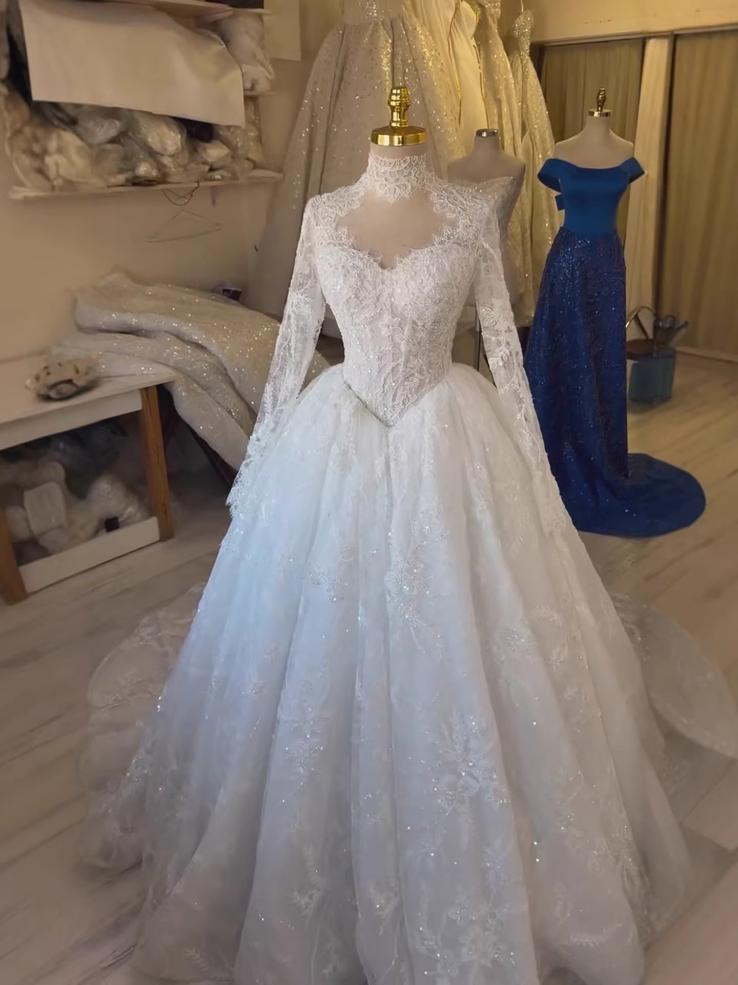 Luxury White Lace High Neck Long Sleeve Wedding Dress HA2534