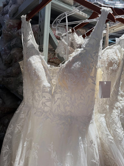 Luxury White Lace V-Neck Low Back Appliques A-Line Wedding Dress HA2541 SERENE HILL