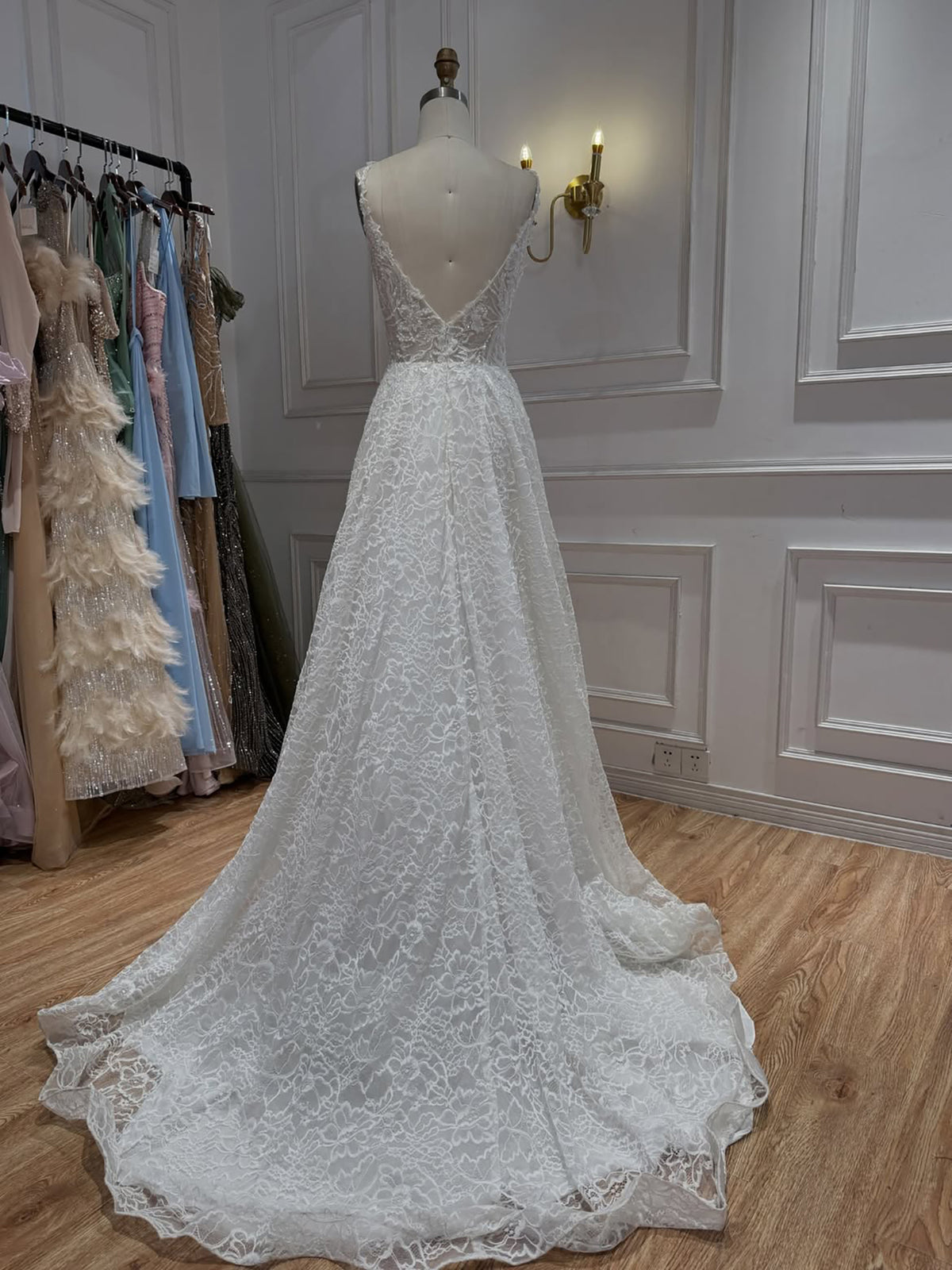 Luxury White Lace Spaghetti Strap A Line Wedding Dress HA2565