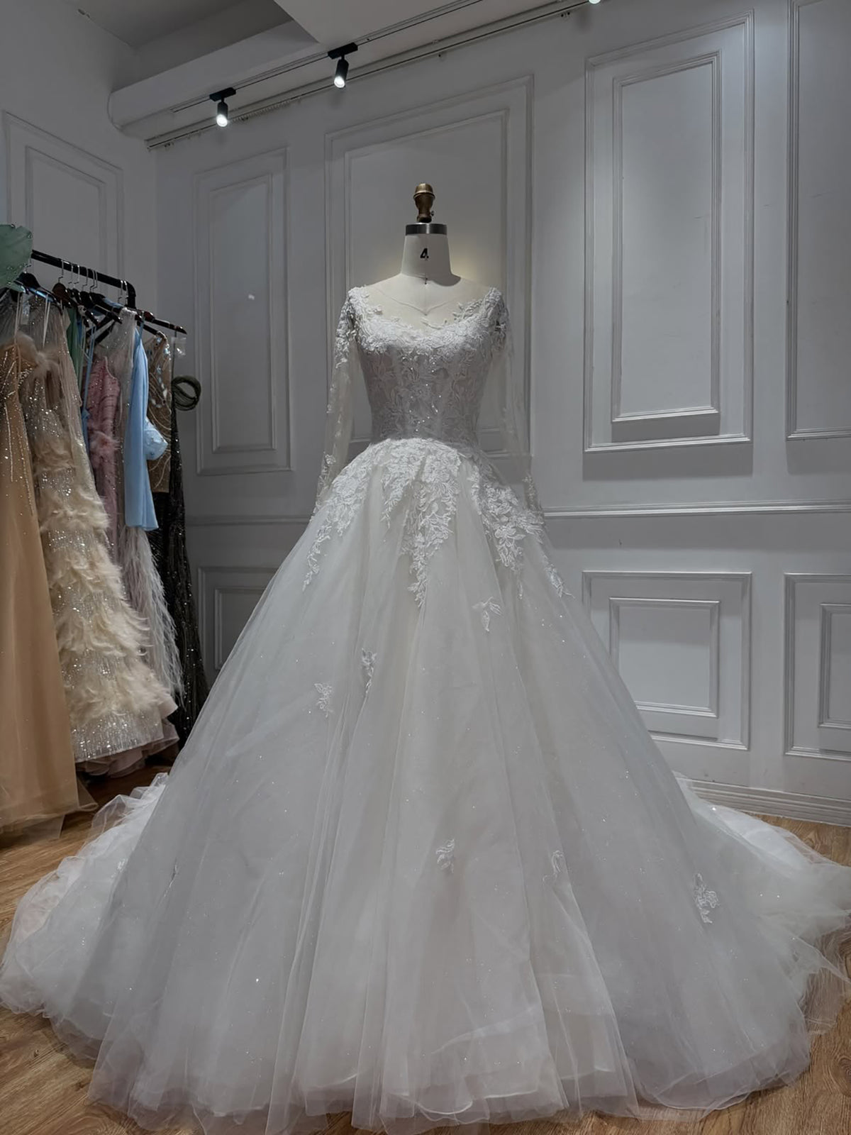 Romantic White Lace Long Sleeve Ball Gown Wedding Dress HA2582