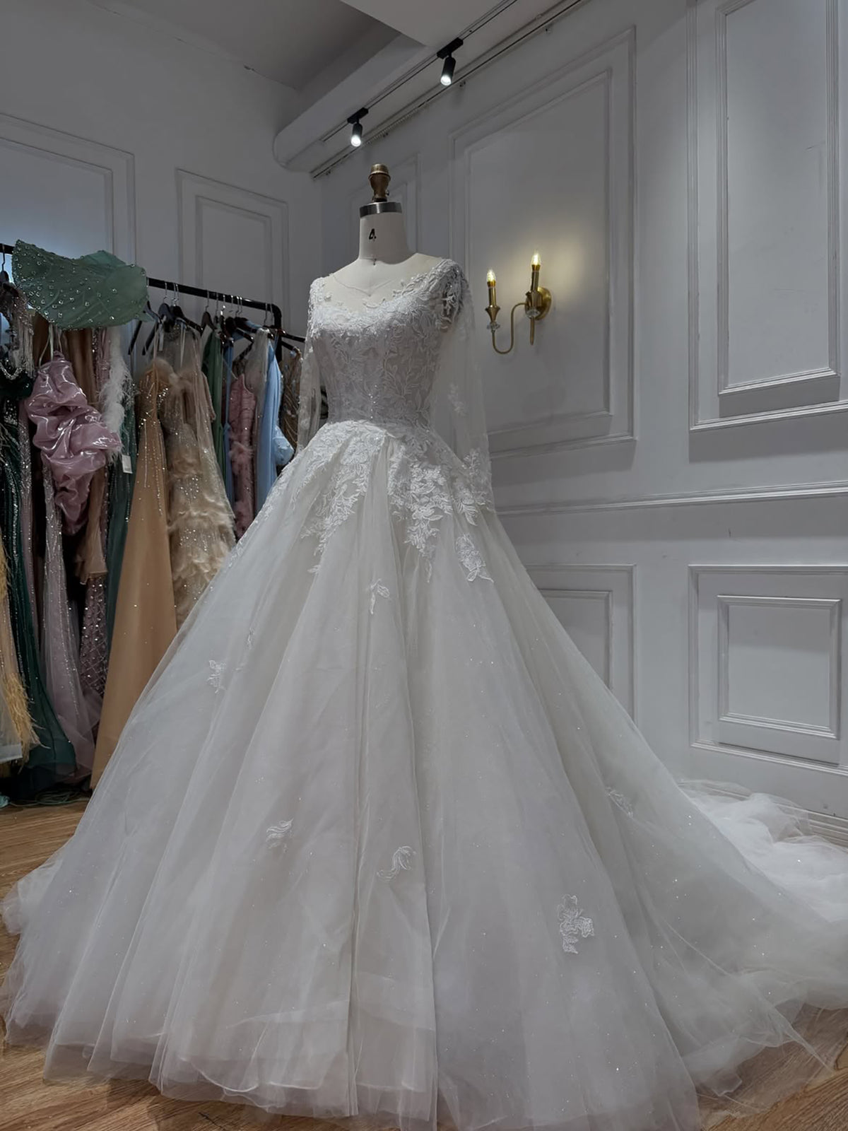 Romantic White Lace Long Sleeve Ball Gown Wedding Dress HA2582