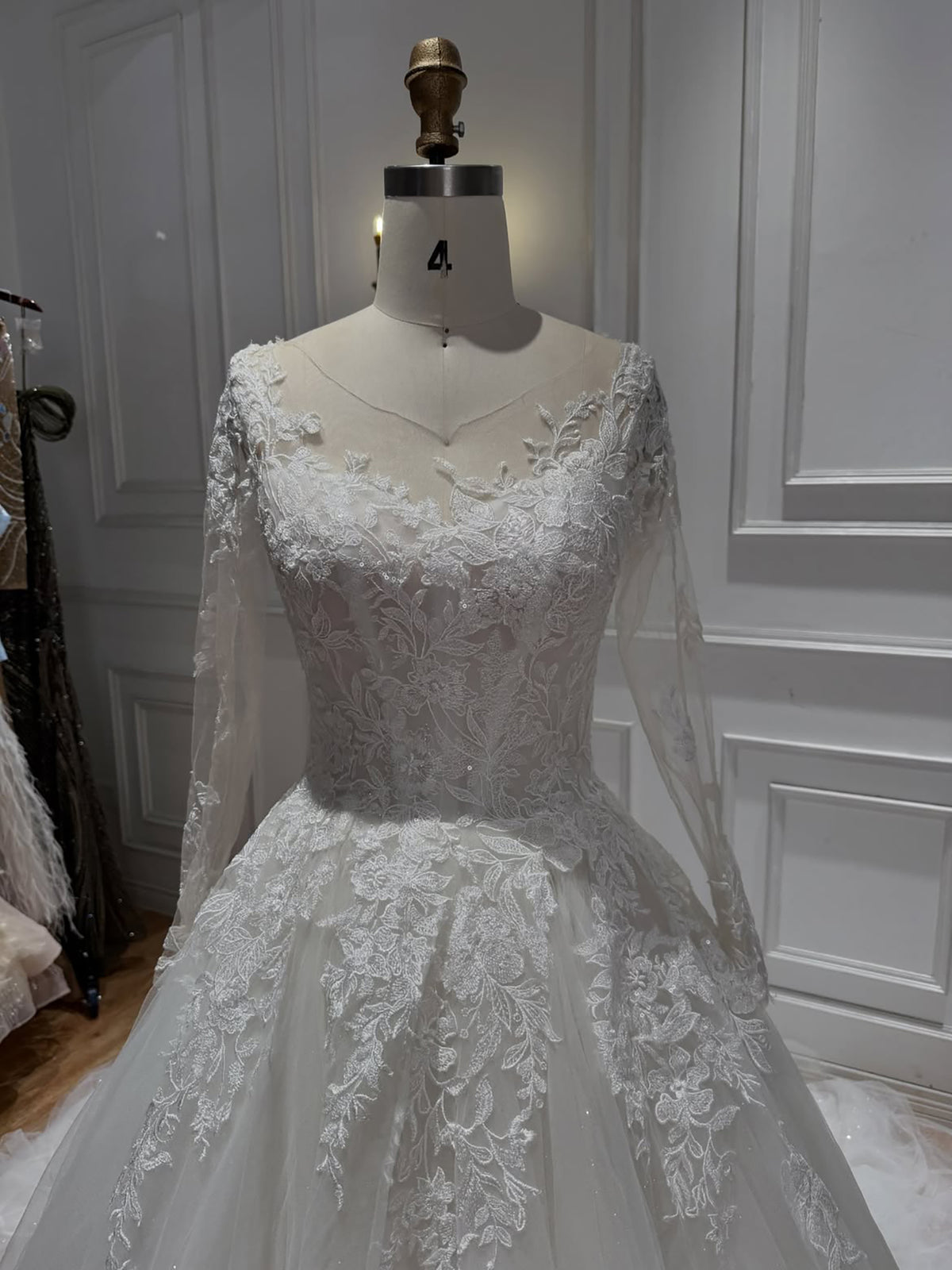 Romantic White Lace Long Sleeve Ball Gown Wedding Dress HA2582