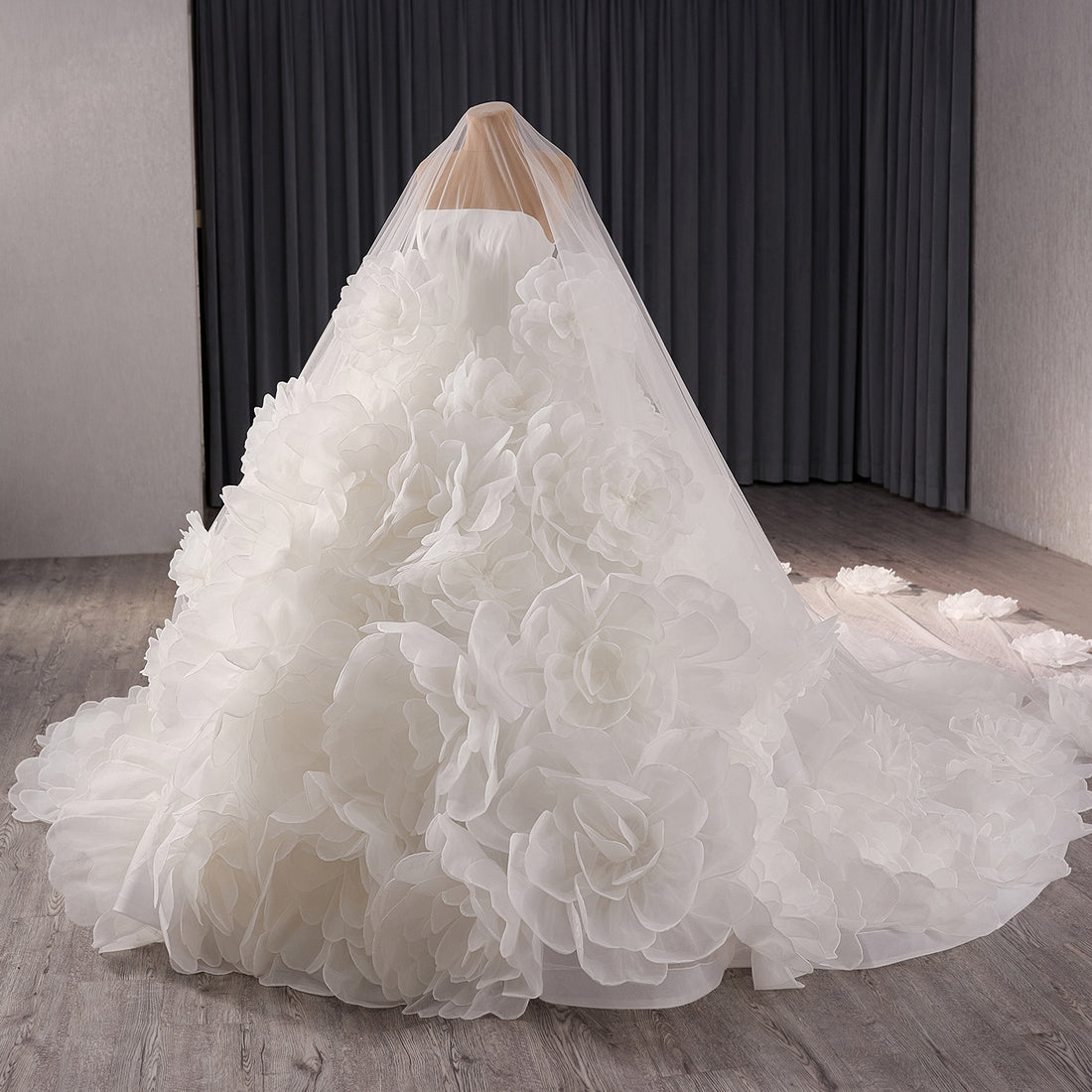 Luxury White Strapless 3D Floral Tulle Ball Gown HM241086