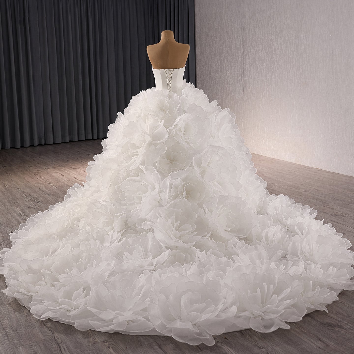 Luxury White Strapless 3D Floral Tulle Ball Gown HM241086