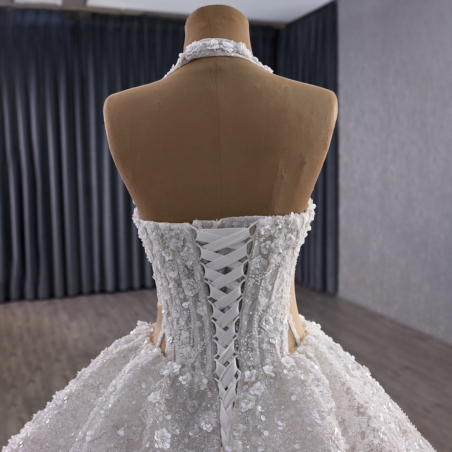 Luxury White Halter Floral Appliques Ball Gown Wedding Dress HM251085 - SERENE  HILL