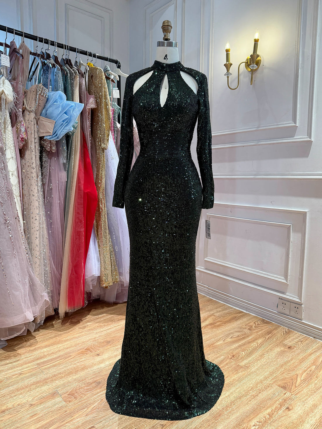 On Sale No Return No Refund  New Designer Green High Neck Sexy Evening Dresses 2025 Sequined Long Sleeves Fashion Luxury For Women Party LA6314