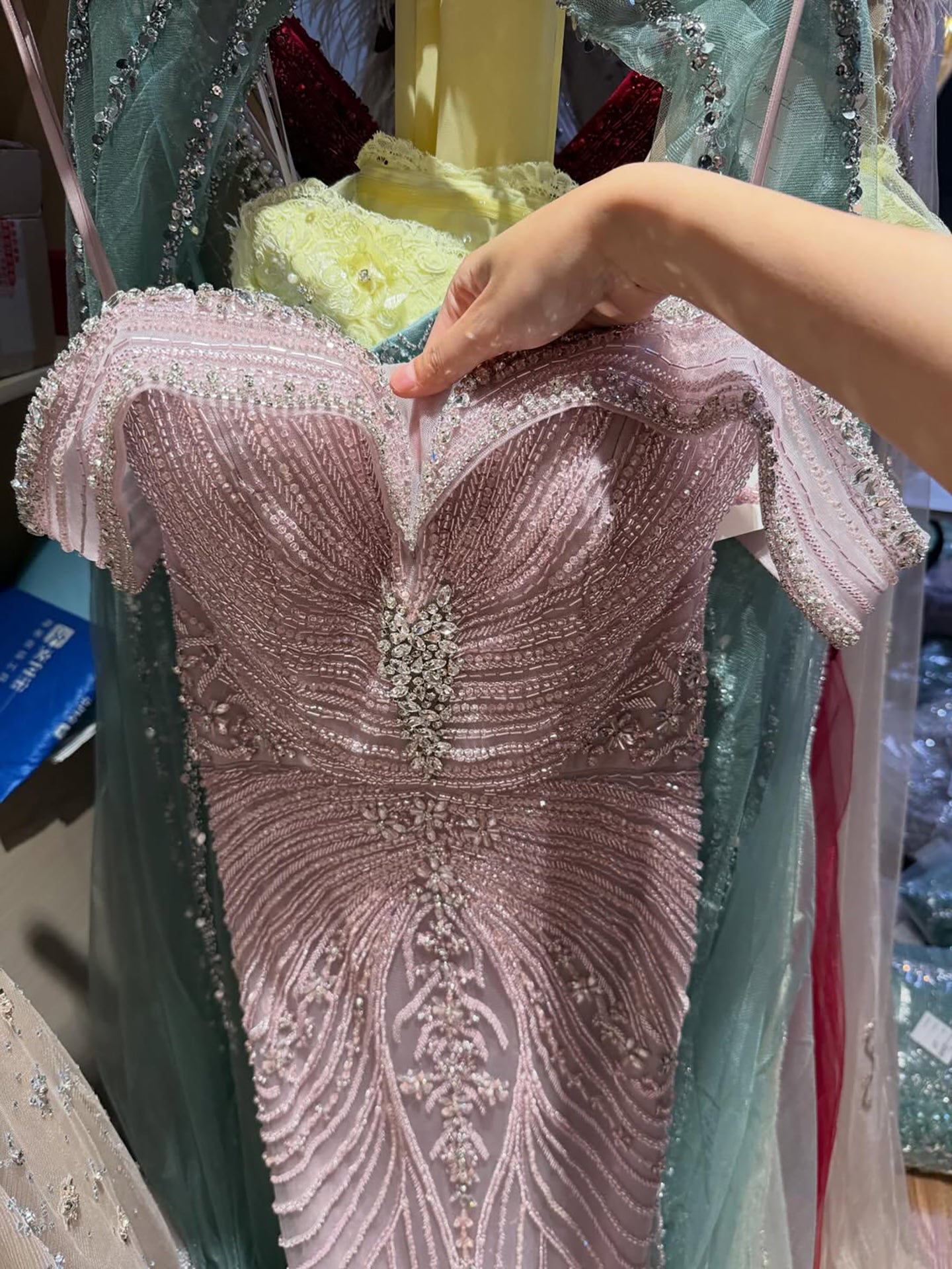 Luxury Pink Strapless Off The Shoulder Elegant Beaded Mermaid Evening Dress LA73140
