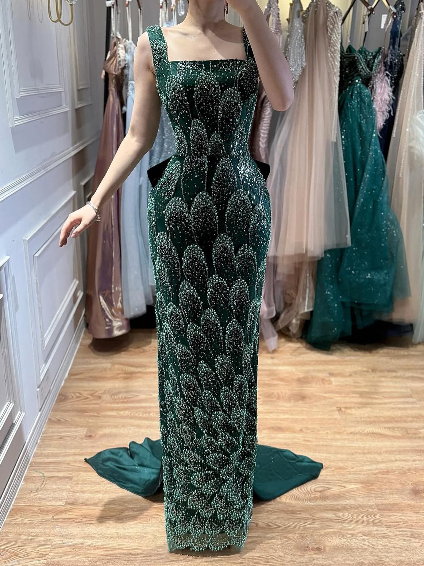 Luxury Evening Dress Emerald Green Bow Sheath Straight With Train LA73380