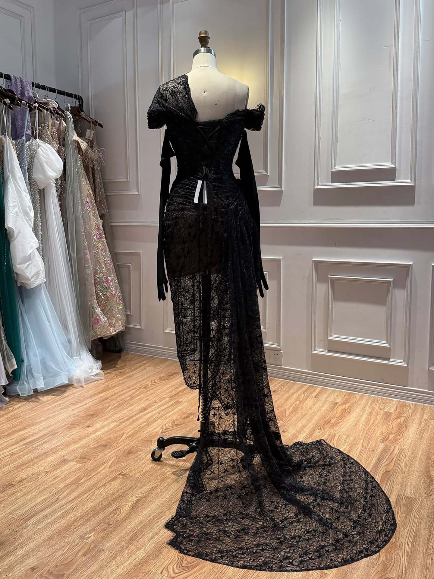 Luxury Black Long Sleeve Illusion Cut Out Lace Mermaid Evening Dress LA73522