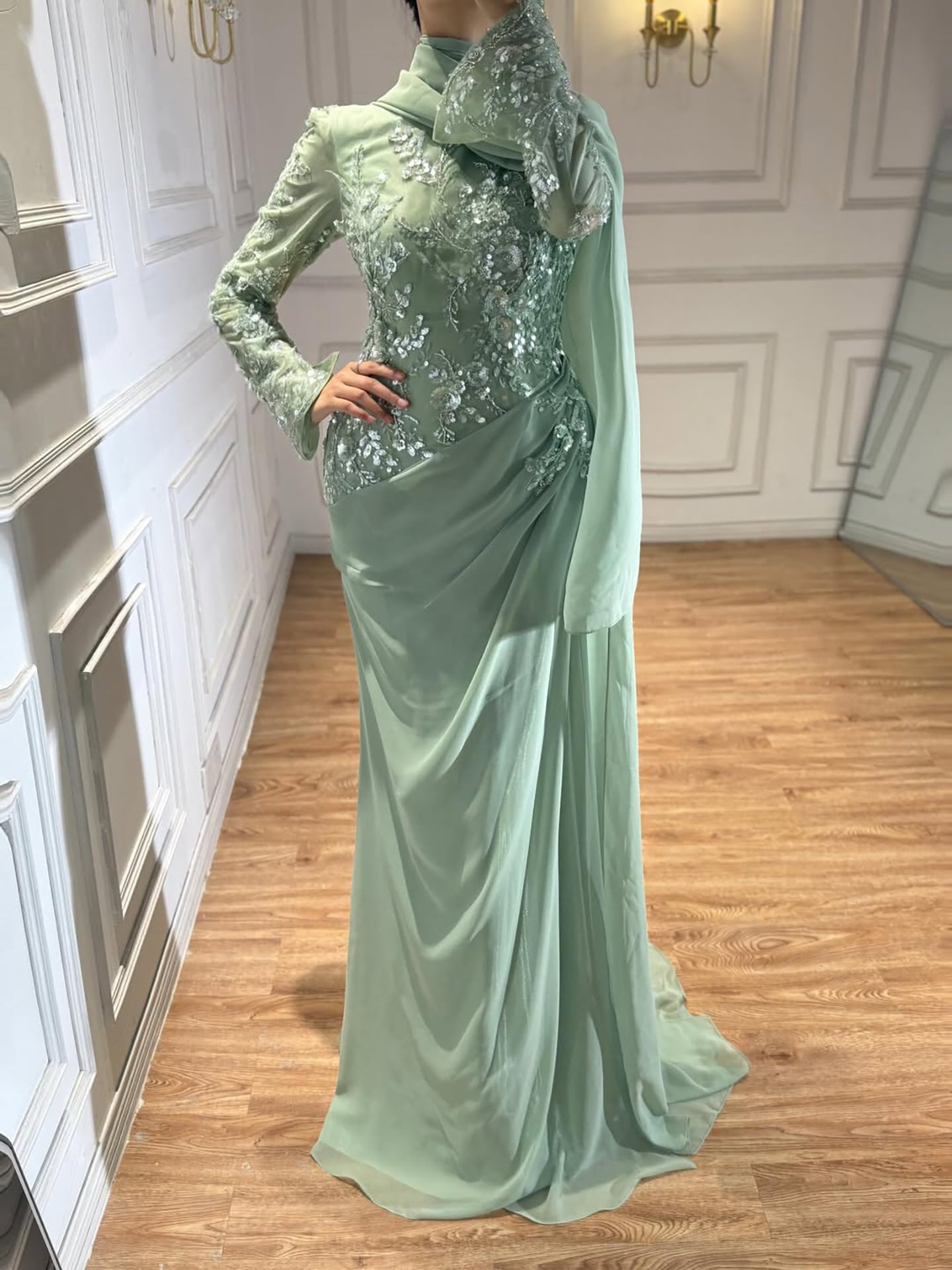 Luxury Sage Green Lace Appliques Evening Dress Long Sleeves LA73626