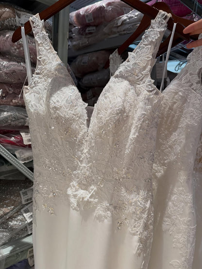 Luxury White V Neck Lace Bodice Zipper Back Mermaid Dress LA73690A SERENE HILL