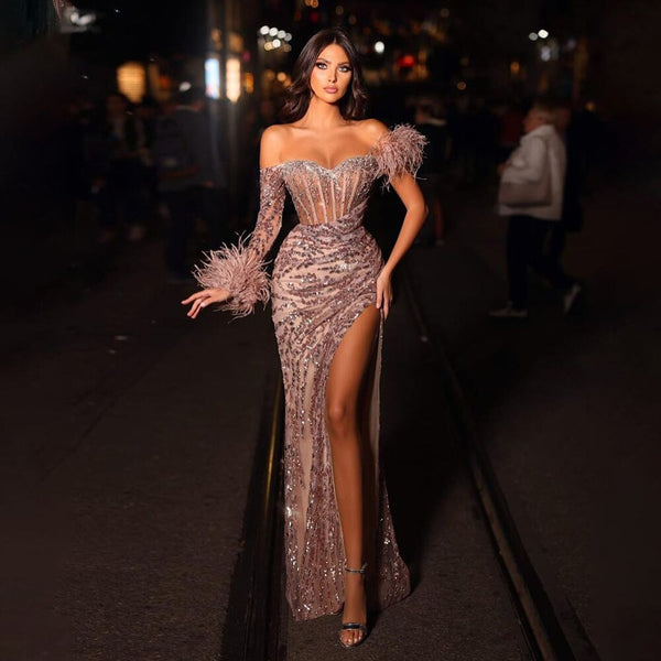 Serene Hill Rose Gold Off Shoulder One Sleeve Mermaid Feathers Evening Dresses High Split Sexy Party Gowns For Women LA72082